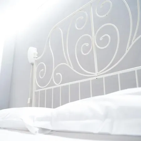 Bed & Breakfast Vibes *