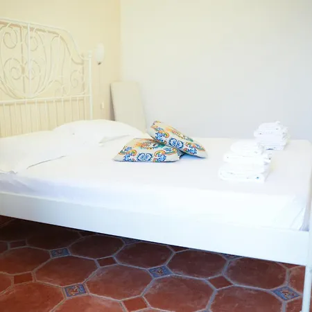 Vibes Bed & Breakfast *