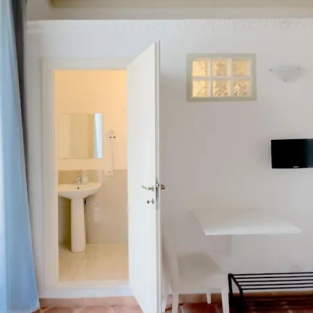 Bed & Breakfast Vibes